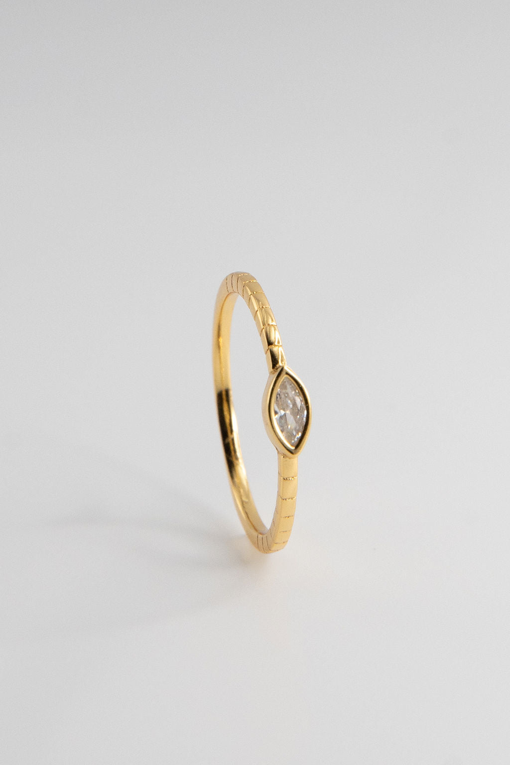 Ring Emira